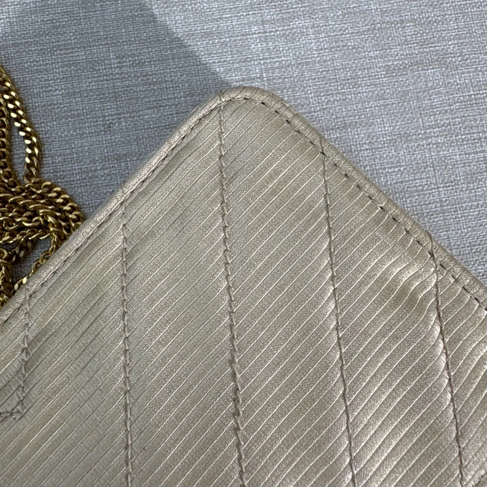 CHANEL Ivory Chevron Leather Mini Flap Bag GHW - Picture 9 of 17